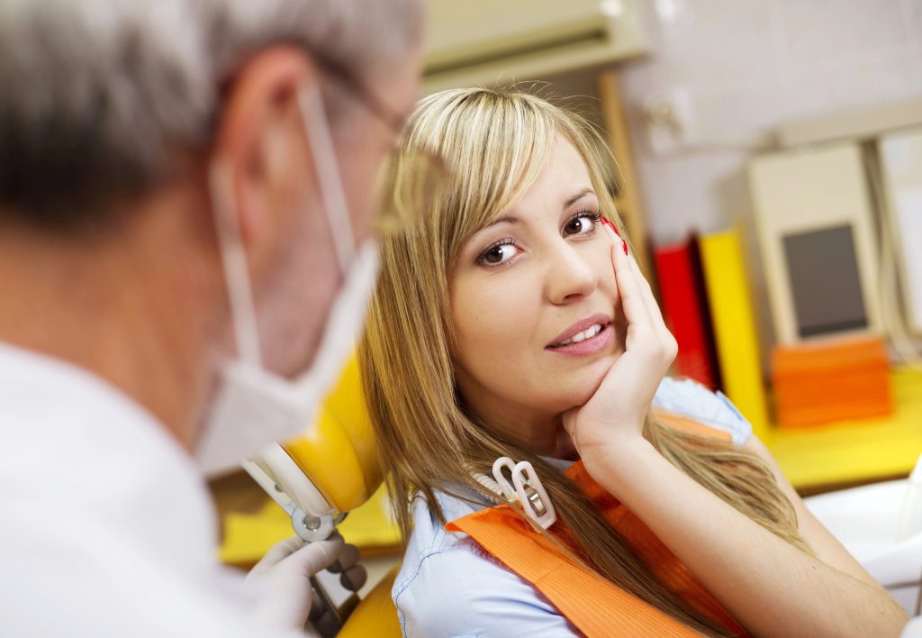 when to seek services from an emergency dentists